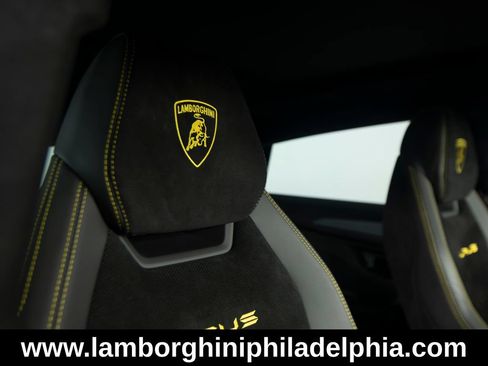 Used 2024 Lamborghini Urus Performante AWD/4WD image 35