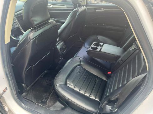 Used 2017 Ford Fusion SE w/ Equipment Group 202A AWD/4WD image 26