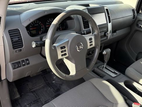 Used 2019 Nissan Frontier SV image 9