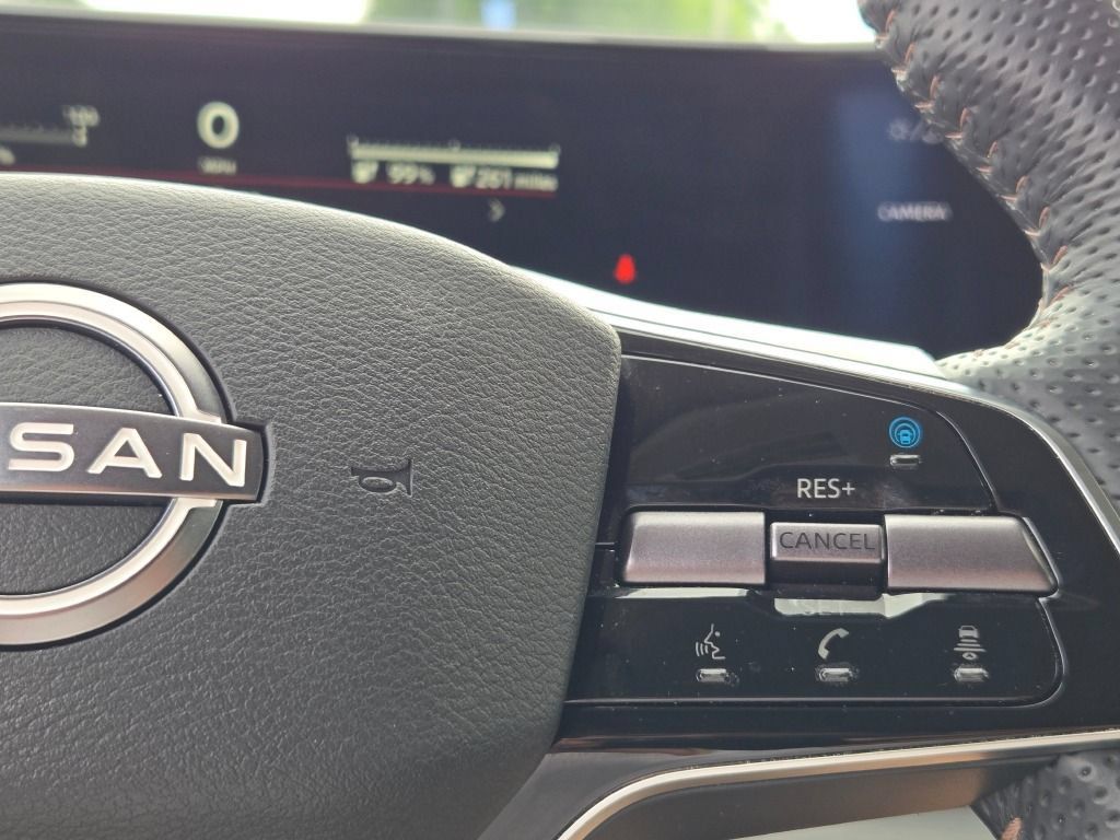 Used 2023 Nissan Ariya FWD image 34