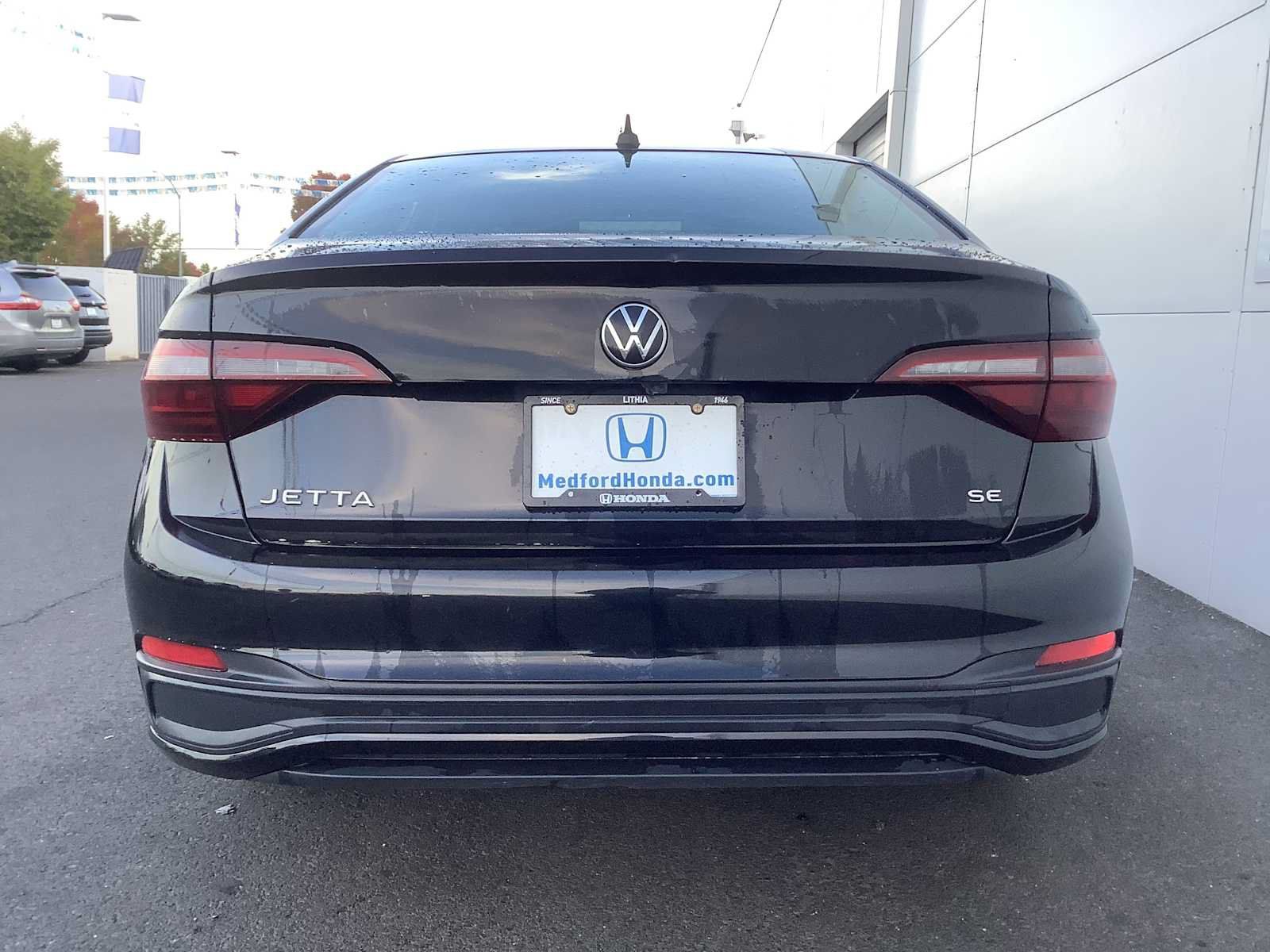 Used 2024 Volkswagen Jetta SE FWD image 5