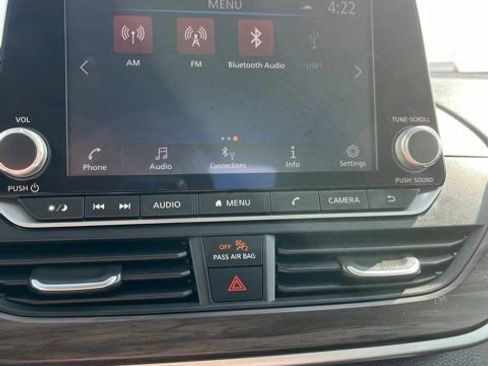 Used 2025 Nissan Altima 2.5 SV FWD image 37