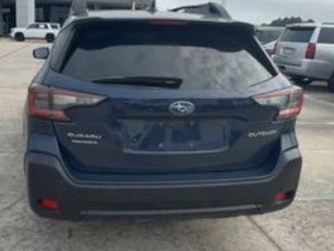 Used 2024 Subaru Outback Premium AWD/4WD image 4