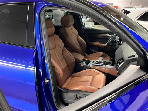 Used 2023 Audi Q5 e Premium Plus w/ Premium Plus Package image 10