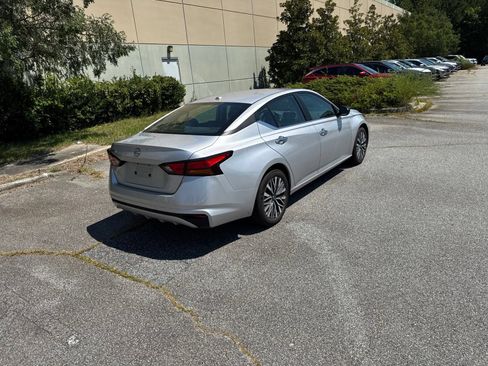 Used 2025 Nissan Altima 2.5 SV FWD image 4