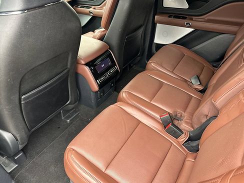 Used 2025 Lincoln Aviator Reserve w/ Equipment Group 201A AWD/4WD image 12