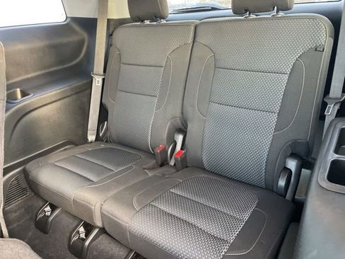 Used 2023 GMC Acadia SLE image 10