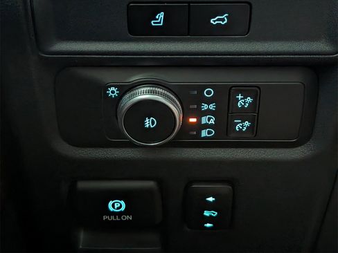 Used 2022 Ford Expedition Limited image 24