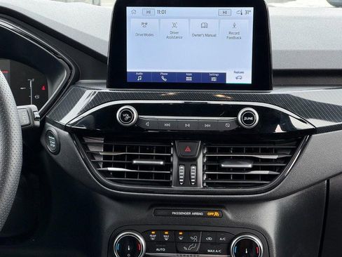 Used 2025 Ford Escape ST-Line image 13