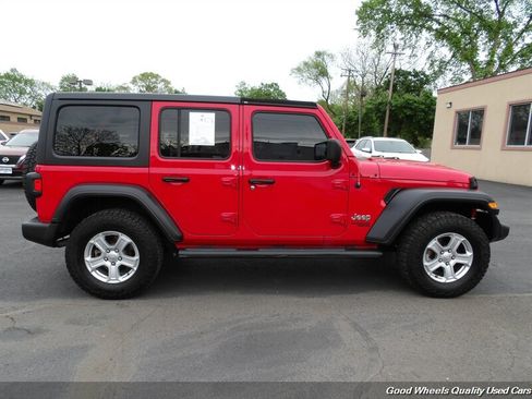 Used 2019 Jeep Wrangler Unlimited Sport S AWD/4WD image 4