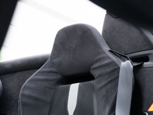 Used 2018 McLaren 570S image 40