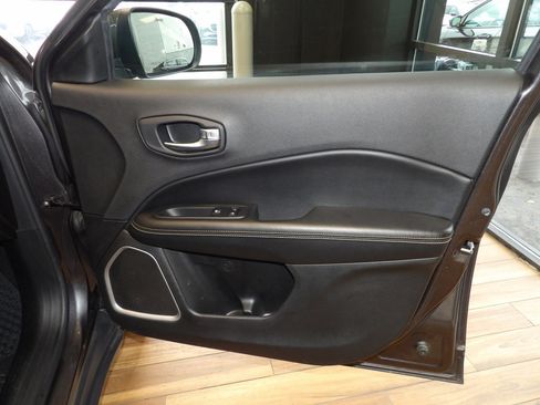 Used 2021 Jeep Compass Latitude w/ Convenience Group image 12