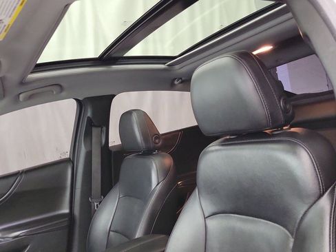 Certified 2017 Chevrolet Malibu Premier w/ Premier Sun and Wheel Package image 9