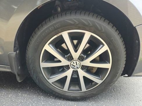 Used 2017 Volkswagen Jetta SE FWD image 36