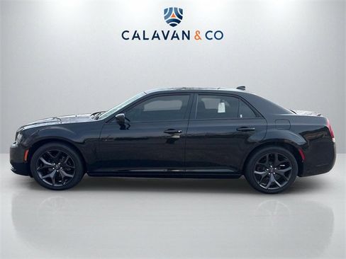 Used 2021 Chrysler 300 Touring w/ Sport Appearance Package image 4