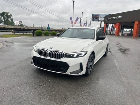 Used 2025 BMW 330i Sedan w/ M Sport Package RWD image 5