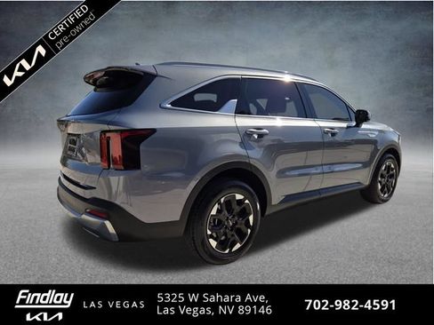 Certified 2025 Kia Sorento S FWD image 6
