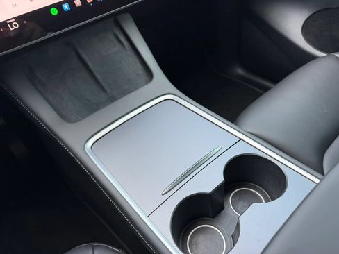 Used 2023 Tesla Model Y AWD image 24