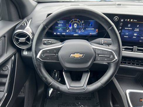 Used 2025 Chevrolet Equinox LT w/ Convenience Package II image 26