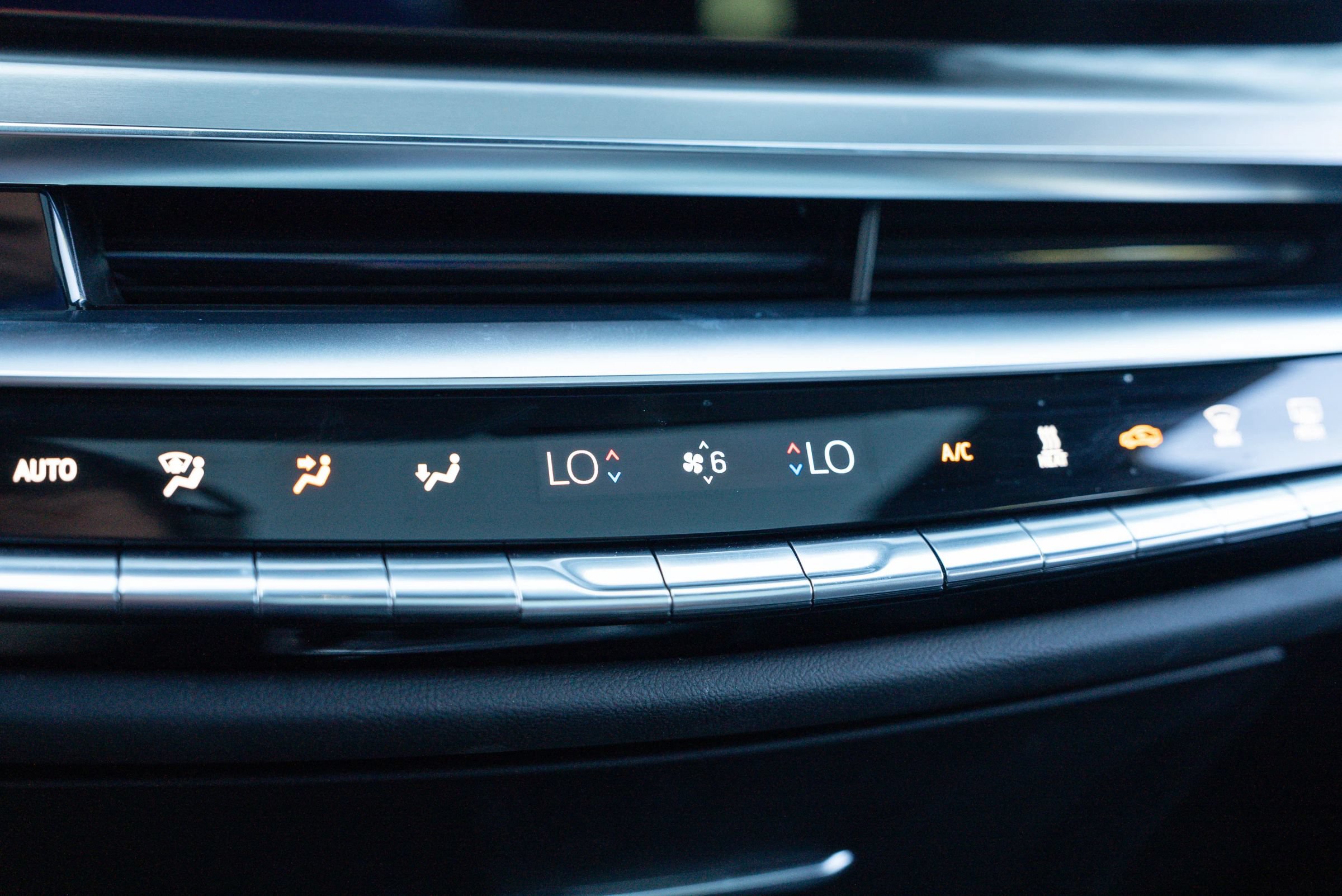 Used 2025 Cadillac Lyriq Sport AWD/4WD image 32