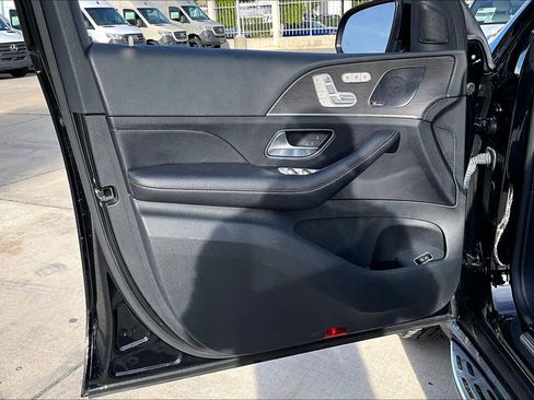 Used 2021 Mercedes-Benz GLS 450 4MATIC image 21