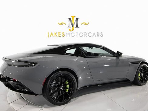 Used 2019 Aston Martin DB11 AMR image 11