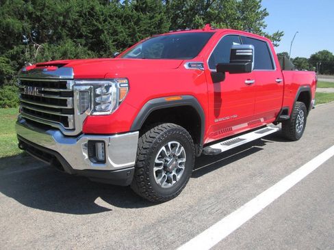 Used 2022 GMC Sierra 2500 SLT w/ SLT Convenience Package AWD/4WD image 3