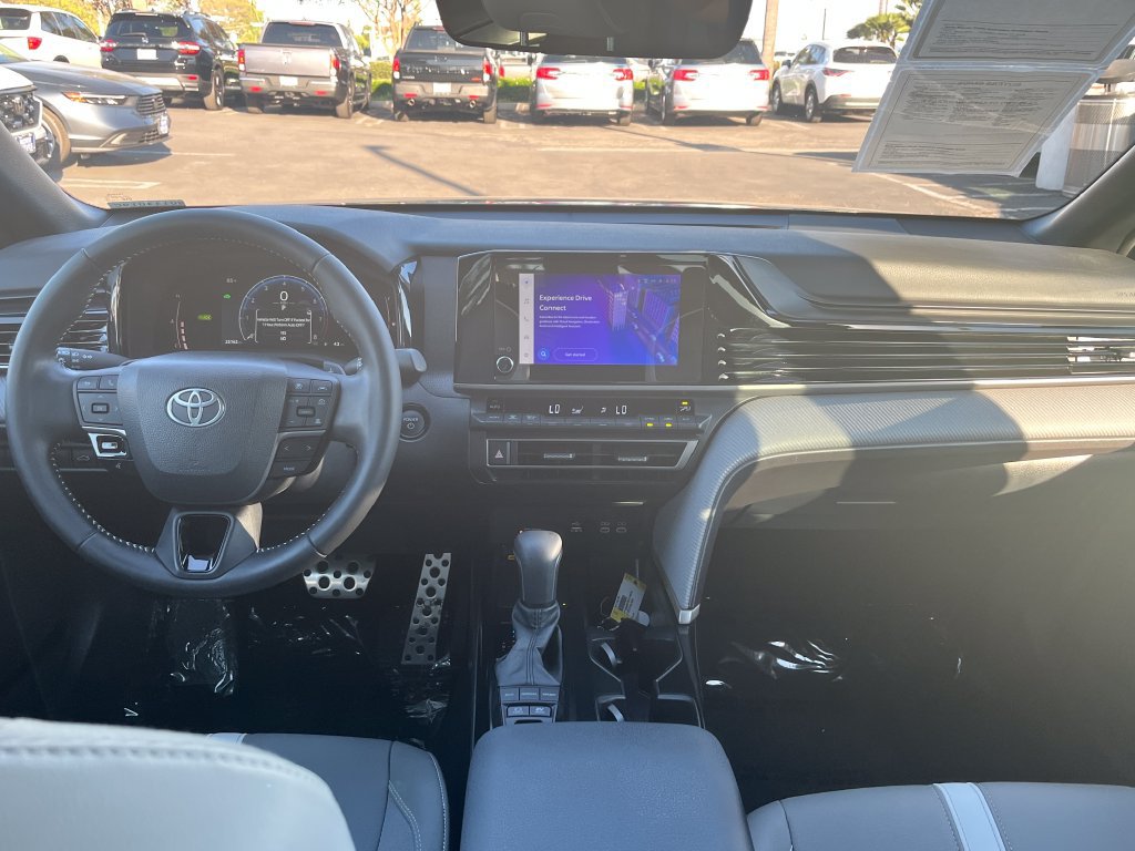 Used 2025 Toyota Camry SE w/ Convenience Package FWD image 12