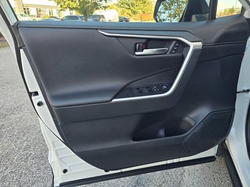 Used 2021 Toyota RAV4 Limited image 13