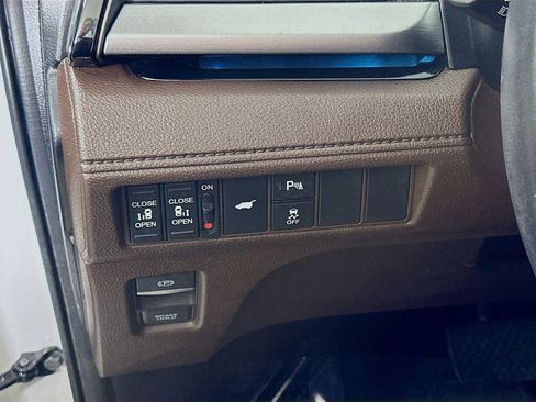 Used 2025 Honda Odyssey Touring image 23