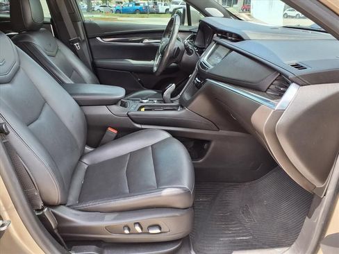Used 2023 Cadillac XT5 Premium Luxury FWD image 9