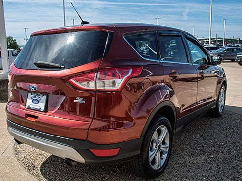 Used 2016 Ford Escape SE w/ SE Cold Weather Package AWD/4WD image 4
