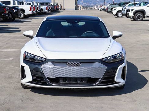 Used 2022 Audi e-tron GT Premium Plus image 2