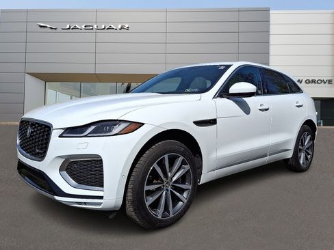 Certified 2025 Jaguar F-PACE R-Dynamic S image 1
