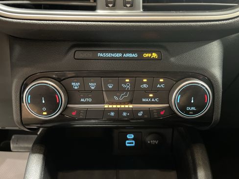 Used 2022 Ford Escape SEL image 23