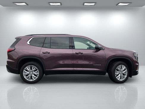 Used 2025 GMC Acadia Elevation w/ Elevation Premium Package image 3