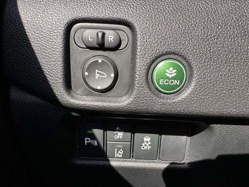 Used 2025 Honda Passport EX-L image 18