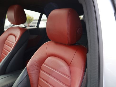 Used 2019 Mercedes-Benz GLC 300 4MATIC Coupe image 11