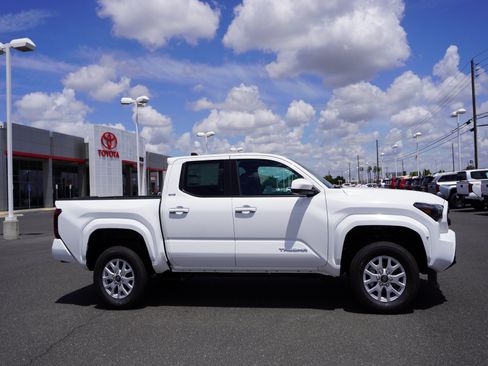 New 2026 Toyota Tacoma SR5 AWD/4WD image 4