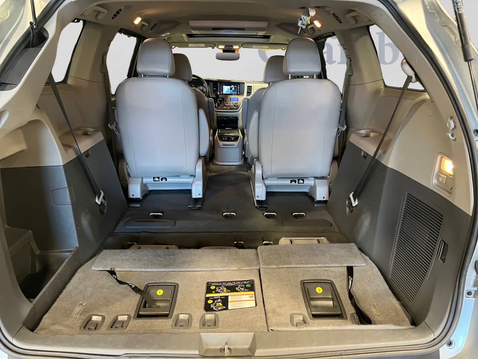Used 2020 Toyota Sienna XLE Premium AWD/4WD image 6