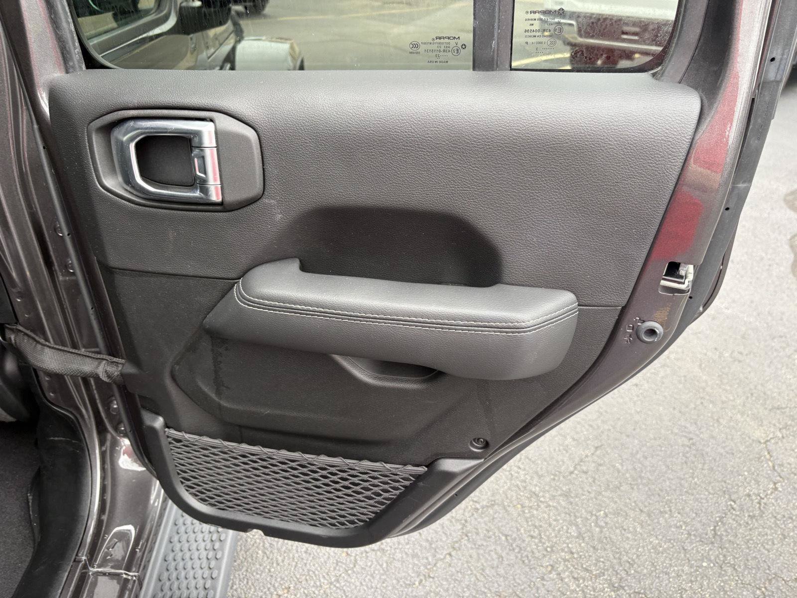 Used 2023 Jeep Wrangler Unlimited Sahara AWD/4WD image 12