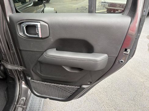 Used 2023 Jeep Wrangler Unlimited Sahara AWD/4WD image 12