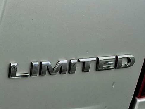 Used 2013 Ford Edge Limited image 30