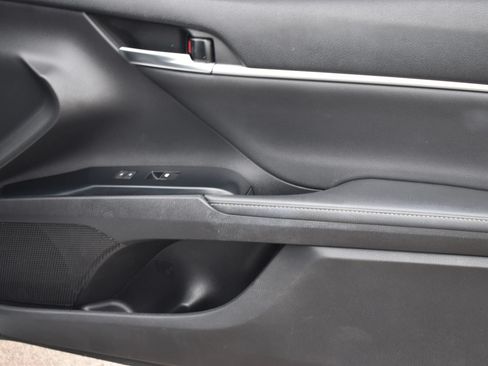 Used 2020 Toyota Camry XSE FWD image 22