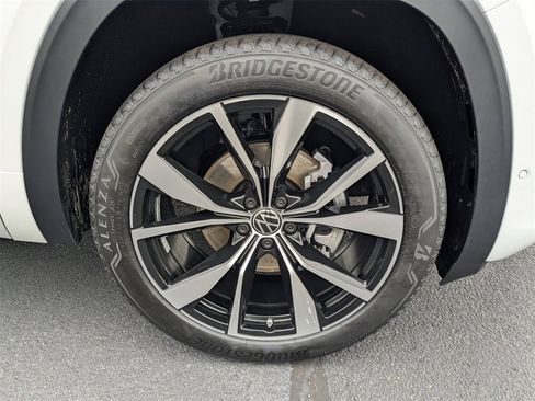 New 2026 Volkswagen Atlas Cross Sport SEL Premium R-Line image 13
