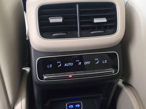 New 2026 Mercedes-Benz GLS 450 4MATIC image 19