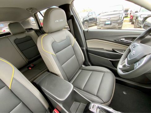 New 2026 Chevrolet Trax ACTIV w/ Sunroof Package FWD image 28