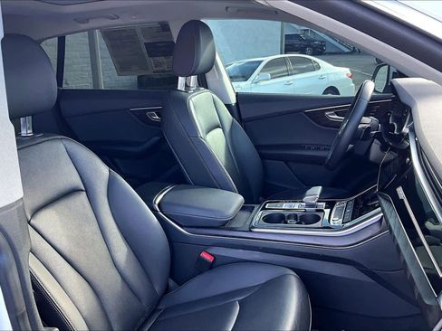 Used 2022 Audi Q8 Premium Plus w/ Premium Plus Package image 9