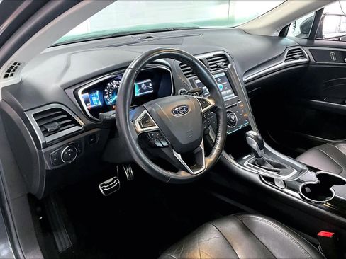 Used 2015 Ford Fusion Titanium image 2