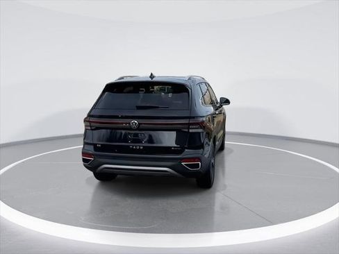 Certified 2025 Volkswagen Taos SE AWD/4WD image 7